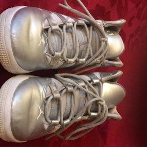 Retro 11’s size 1 little girls